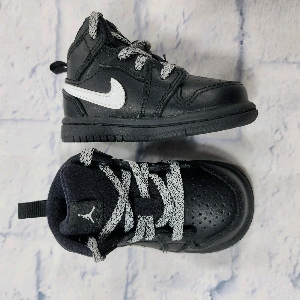 Nike Air Jordan Mid TODDLER SIZE 4C Black White 640735-049 2017